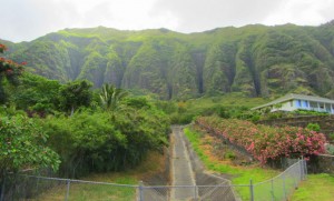 House at base of Koolau mountains